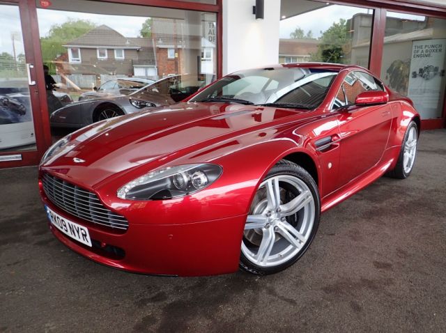 ASTON MARTIN V8 VANTAGE COUPE
